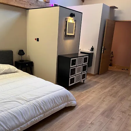 De La Grange 5 *